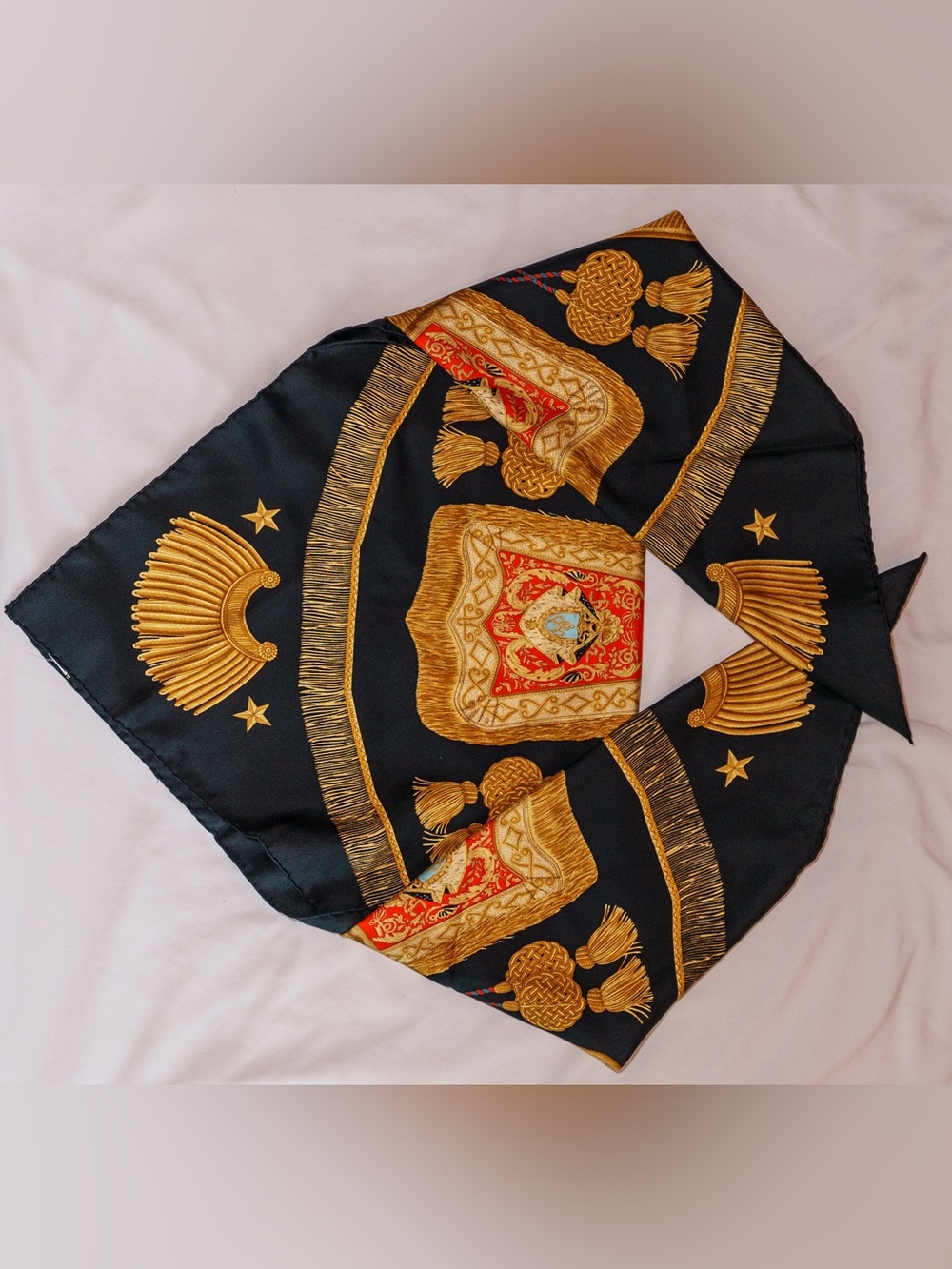 Hermès Les Tambours Silk Twill Scarf Carré 90 Black Gold Drum Motif - Picture 2 of 7